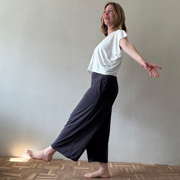 Yoga Crop Top 'Andrea' - luftig und frech! / vervola GmbH