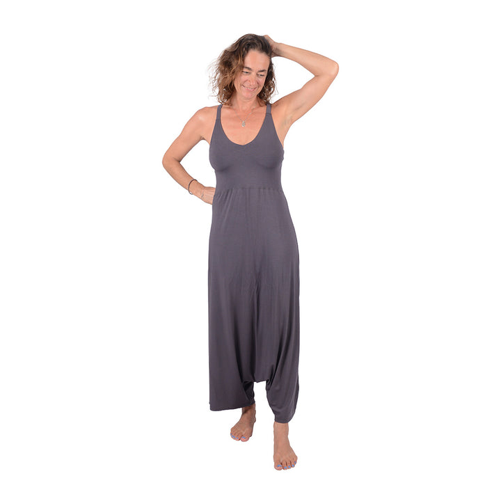 Yoga Jumpsuit 'Charly'. Ein stilvolles Kleid sowie Jumpsuit mit grenzenlosen Komfort! / vervola GmbH