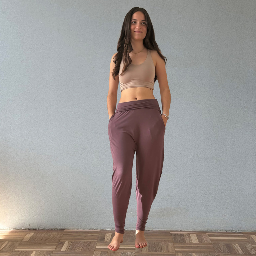 Die Yoga 'Charly Hose': Ein lässiges Outfit für Yoga, Tanz und Freizeitaktivitäten! / vervola GmbH