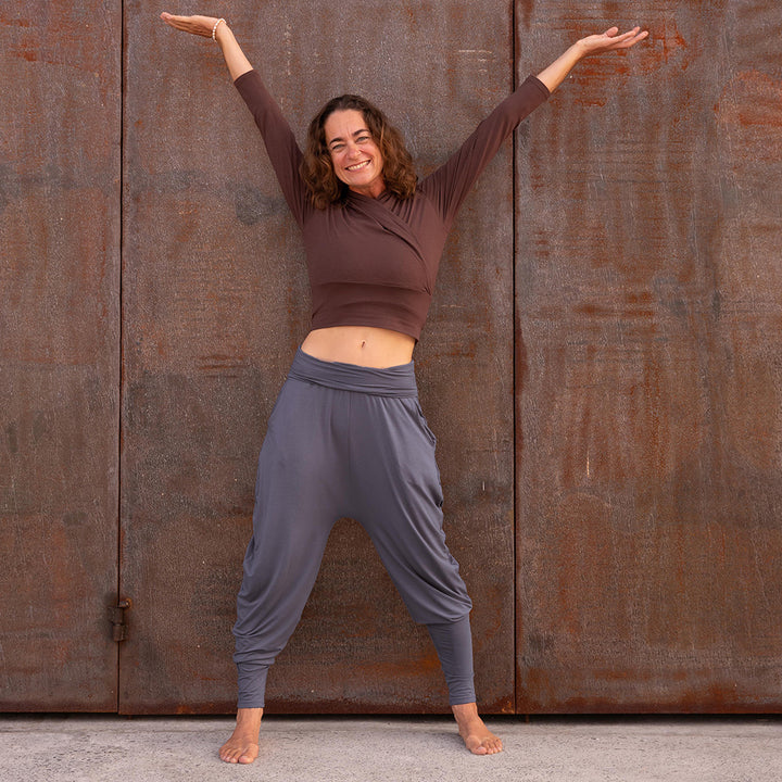 Die Yoga 'Charly Hose': Ein lässiges Outfit für Yoga, Tanz und Freizeitaktivitäten! / vervola GmbH