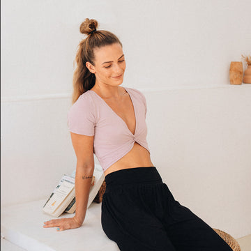 Yoga Crop Top 'Claire' vielseitig und feminin / vervola GmbH