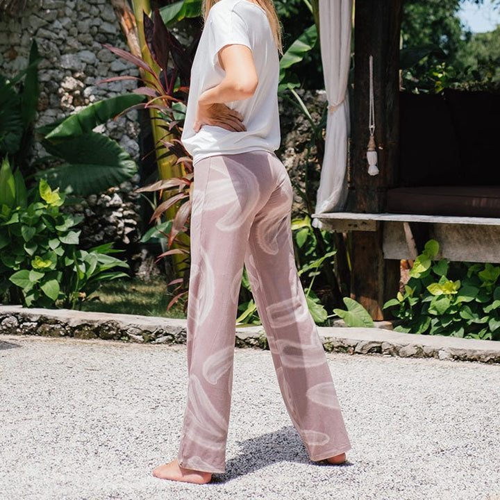 Yoga Hose 'Desta' im kreativen Tye Dye / vervola GmbH
